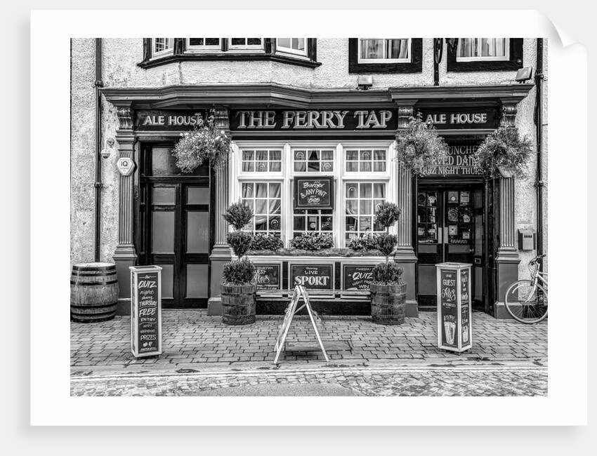 Cafe in South Queensferry by Assaf Frank